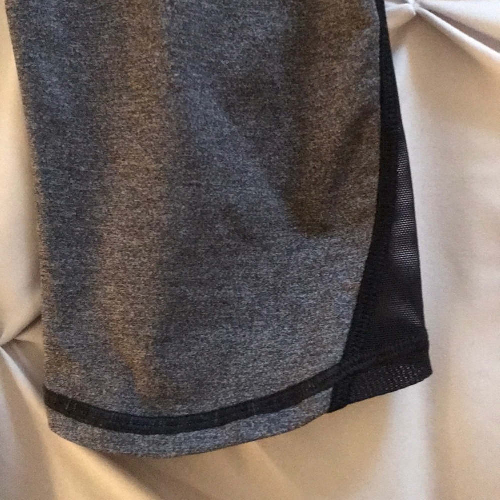 Lululemon Athletica Train Times Capri Size 8 - Picture 2 of 7